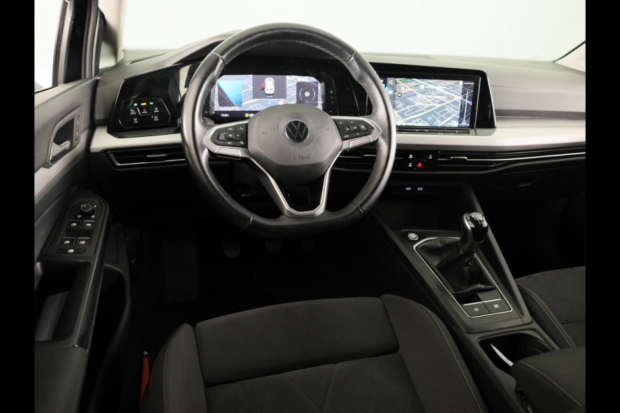 Volkswagen Golf 1.5 TSI Life Business 130 pk | Navigatie | Parkeersensoren (Park assist) | Adaptieve cruise control | Elektr. bestuurdersstoel | Autom. airco |