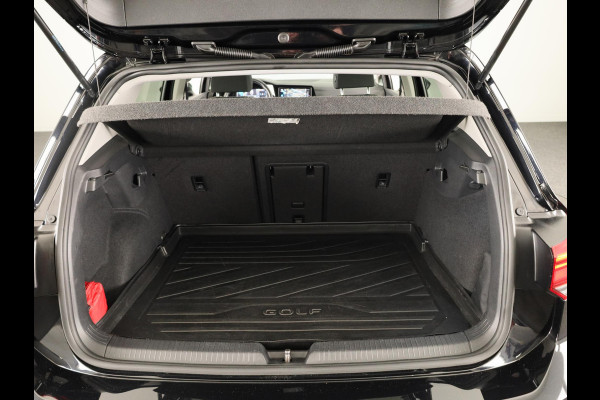 Volkswagen Golf 1.5 TSI Life Business 130 pk | Navigatie | Parkeersensoren (Park assist) | Adaptieve cruise control | Elektr. bestuurdersstoel | Autom. airco |
