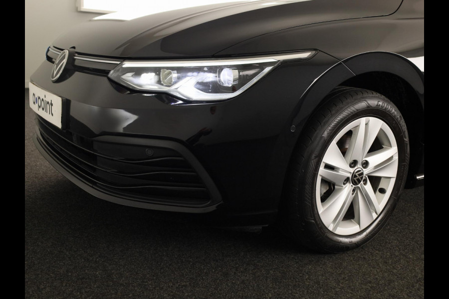 Volkswagen Golf 1.5 TSI Life Business 130 pk | Navigatie | Parkeersensoren (Park assist) | Adaptieve cruise control | Elektr. bestuurdersstoel | Autom. airco |