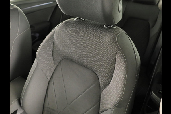 Volkswagen Golf 1.5 TSI Life Business 130 pk | Navigatie | Parkeersensoren (Park assist) | Adaptieve cruise control | Elektr. bestuurdersstoel | Autom. airco |