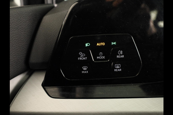 Volkswagen Golf 1.5 TSI Life Business 130 pk | Navigatie | Parkeersensoren (Park assist) | Adaptieve cruise control | Elektr. bestuurdersstoel | Autom. airco |