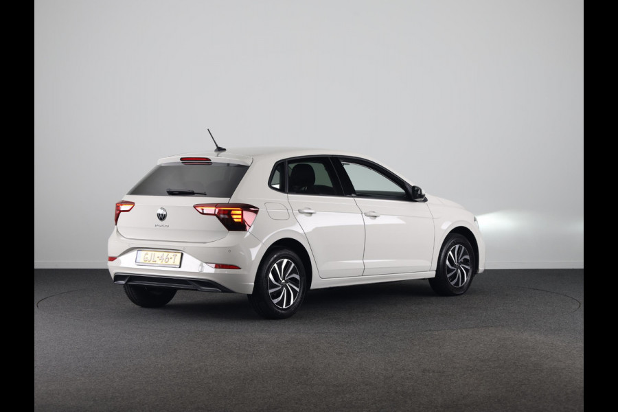Volkswagen Polo 1.0 TSI Life Edition 95 pk | Verlengde garantie | Navigatie via App | Parkeersensoren achter | Achteruitrijcamera | Adaptieve cruise control |