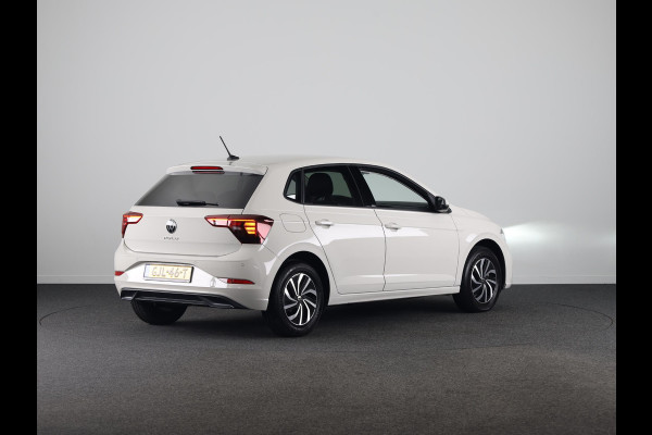 Volkswagen Polo 1.0 TSI Life Edition 95 pk | Verlengde garantie | Navigatie via App | Parkeersensoren achter | Achteruitrijcamera | Adaptieve cruise control |