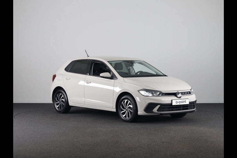 Volkswagen Polo 1.0 TSI Life Edition 95 pk | Verlengde garantie | Navigatie via App | Parkeersensoren achter | Achteruitrijcamera | Adaptieve cruise control |