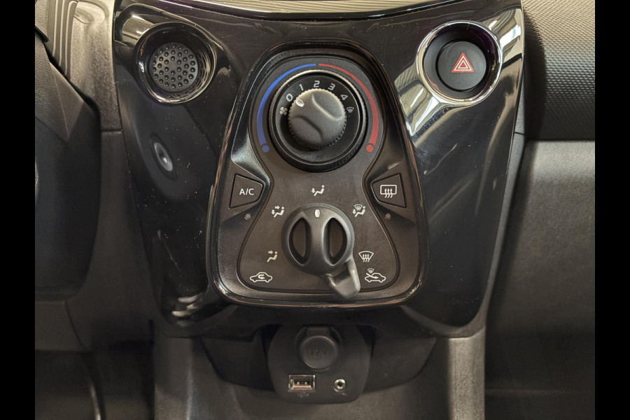 Citroën C1 1.0 VTi Shine Navigatie Camera Airco DAB Apple Carplay/Android Auto