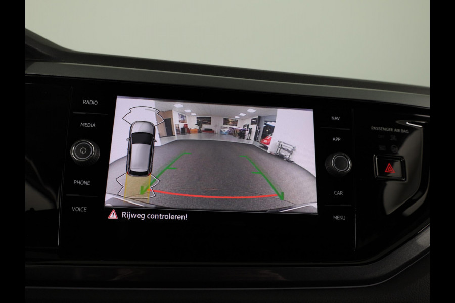 Volkswagen Polo 1.0 TSI Style 95 pk Automaat (DSG) | Navigatie | Parkeersensoren | Achteruitrijcamera | Matrix LED koplampen | Stoelverwarming |