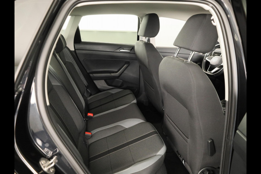 Volkswagen Polo 1.0 TSI Style 95 pk Automaat (DSG) | Navigatie | Parkeersensoren | Achteruitrijcamera | Matrix LED koplampen | Stoelverwarming |
