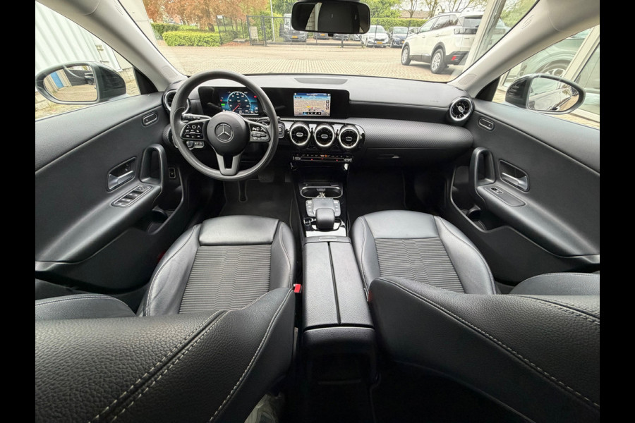 Mercedes-Benz CLA-Klasse Shooting Brake 250 e PHEV 218 Pk | Navigatie | Cruise | Climate | Half leder | 17".