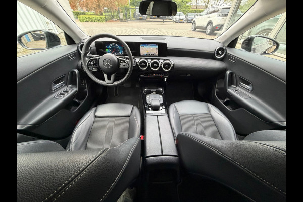 Mercedes-Benz CLA-Klasse Shooting Brake 250 e PHEV 218 Pk | Navigatie | Cruise | Climate | Half leder | 17".