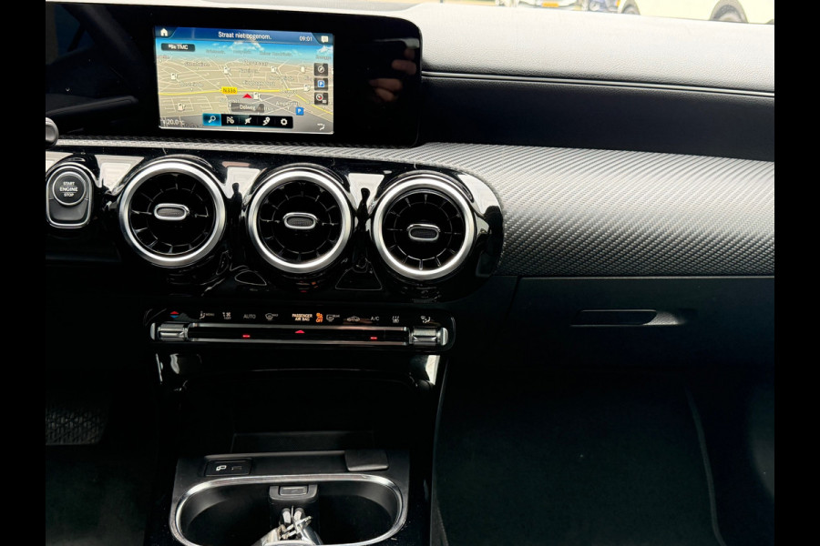 Mercedes-Benz CLA-Klasse Shooting Brake 250 e PHEV 218 Pk | Navigatie | Cruise | Climate | Half leder | 17".