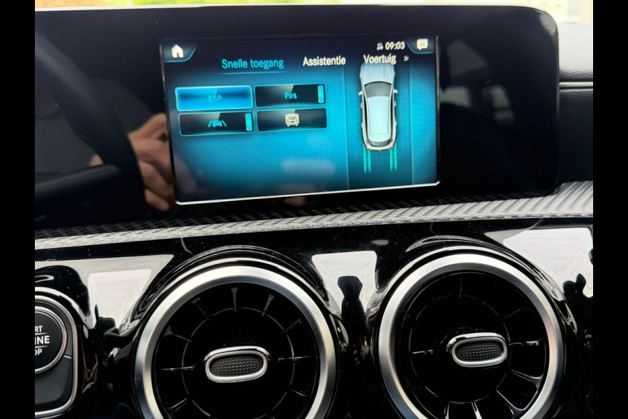 Mercedes-Benz CLA-Klasse Shooting Brake 250 e PHEV 218 Pk | Navigatie | Cruise | Climate | Half leder | 17".