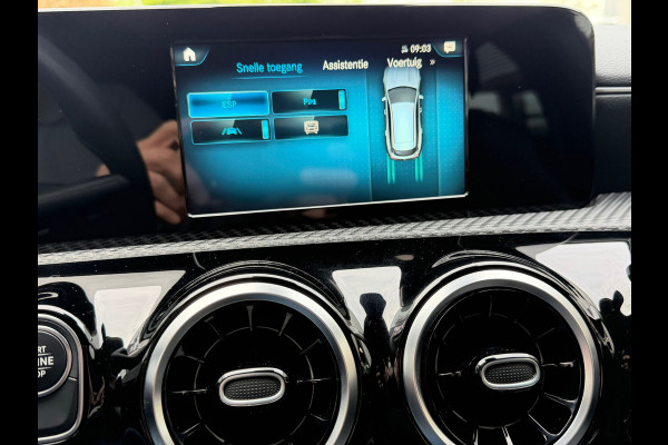 Mercedes-Benz CLA-Klasse Shooting Brake 250 e PHEV 218 Pk | Navigatie | Cruise | Climate | Half leder | 17".