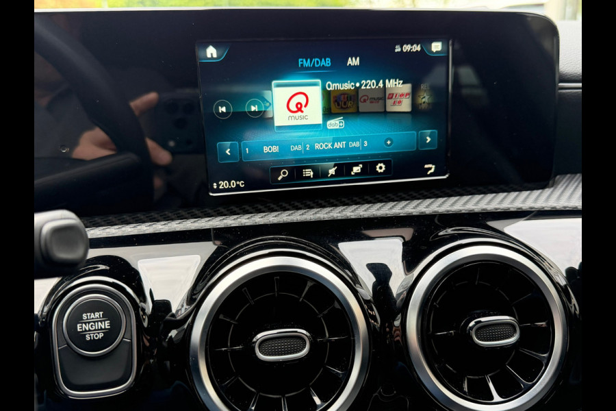 Mercedes-Benz CLA-Klasse Shooting Brake 250 e PHEV 218 Pk | Navigatie | Cruise | Climate | Half leder | 17".