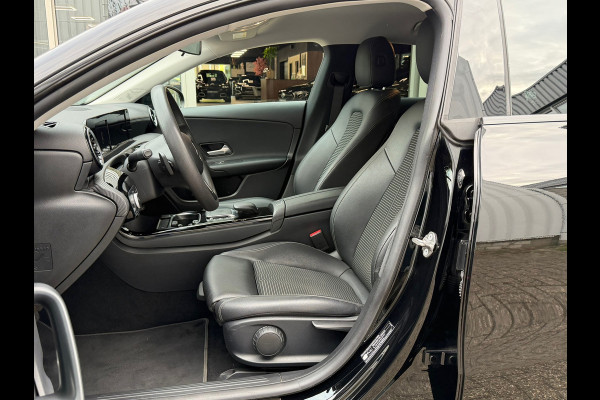 Mercedes-Benz CLA-Klasse Shooting Brake 250 e PHEV 218 Pk | Navigatie | Cruise | Climate | Half leder | 17".