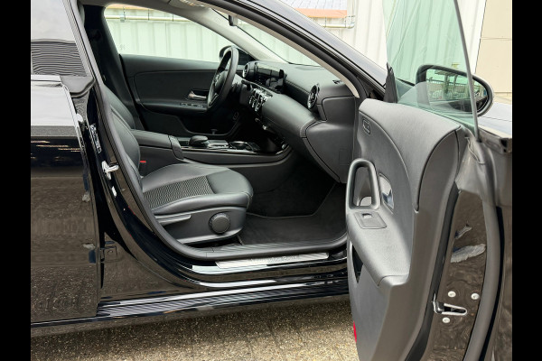 Mercedes-Benz CLA-Klasse Shooting Brake 250 e PHEV 218 Pk | Navigatie | Cruise | Climate | Half leder | 17".
