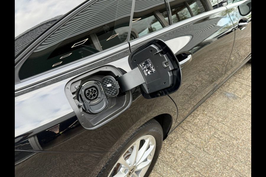 Mercedes-Benz CLA-Klasse Shooting Brake 250 e PHEV 218 Pk | Navigatie | Cruise | Climate | Half leder | 17".