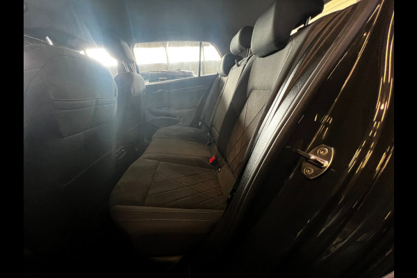 Volkswagen Golf 1.4 eHybrid Style plugin_204PK_Carplay_stoel massage_ACC