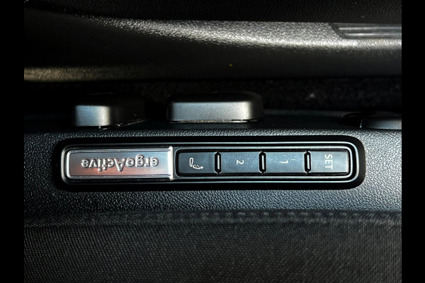 Volkswagen Golf 1.4 eHybrid Style plugin_204PK_Carplay_stoel massage_ACC