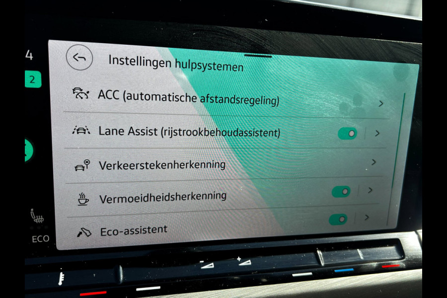 Volkswagen Golf 1.4 eHybrid Style plugin_204PK_Carplay_stoel massage_ACC