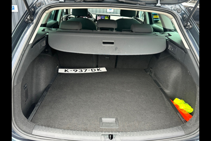 Seat Leon Sportstourer 1.5 TSI Style Launch Edition |TREKHAAK| ACC|CAMERA|