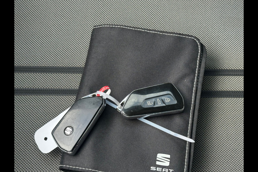 Seat Leon Sportstourer 1.5 TSI Style Launch Edition |TREKHAAK| ACC|CAMERA|