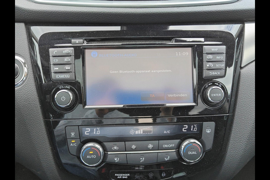 Nissan QASHQAI 1.2 N-Connecta | Navigatiesysteem | Trekhaak! | Panoramadak