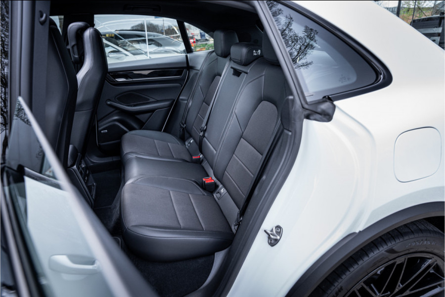 Porsche Macan 100 kWh ** Panodak ** 22inch ** BOSE ** Rijbereik 588km (WLTP) NL-auto ** NAP!!