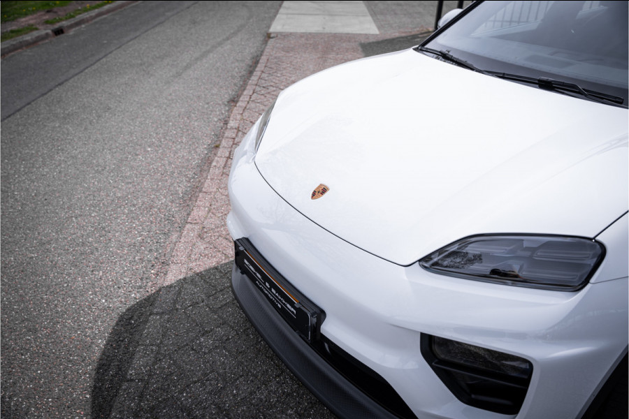 Porsche Macan 100 kWh ** Panodak ** 22inch ** BOSE ** Rijbereik 588km (WLTP) NL-auto ** NAP!!