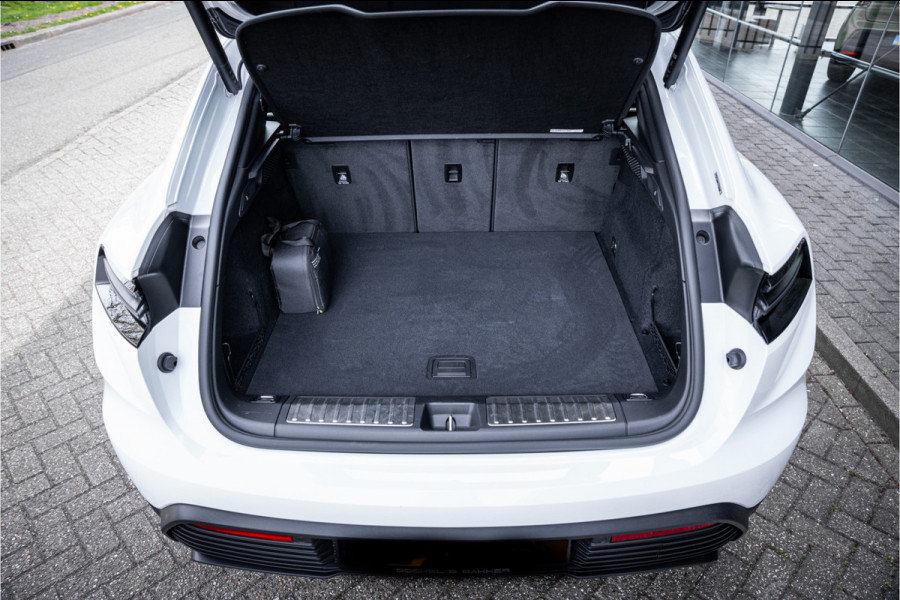 Porsche Macan 100 kWh ** Panodak ** 22inch ** BOSE ** Rijbereik 588km (WLTP) NL-auto ** NAP!!