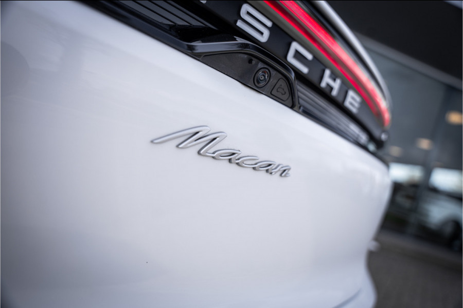 Porsche Macan 100 kWh ** Panodak ** 22inch ** BOSE ** Rijbereik 588km (WLTP) NL-auto ** NAP!!