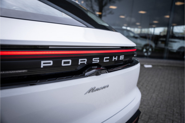 Porsche Macan 100 kWh ** Panodak ** 22inch ** BOSE ** Rijbereik 588km (WLTP) NL-auto ** NAP!!