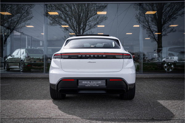 Porsche Macan 100 kWh ** Panodak ** 22inch ** BOSE ** Rijbereik 588km (WLTP) NL-auto ** NAP!!