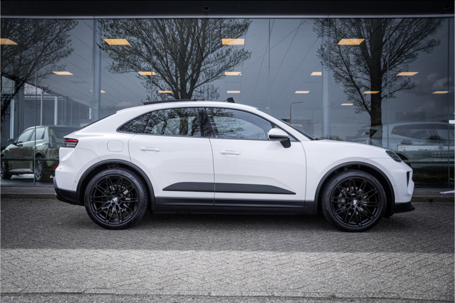 Porsche Macan 100 kWh ** Panodak ** 22inch ** BOSE ** Rijbereik 588km (WLTP) NL-auto ** NAP!!