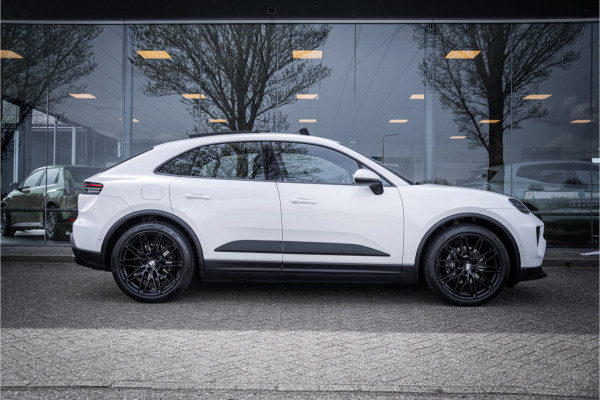 Porsche Macan 100 kWh ** Panodak ** 22inch ** BOSE ** Rijbereik 588km (WLTP) NL-auto ** NAP!!
