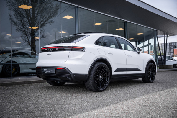 Porsche Macan 100 kWh ** Panodak ** 22inch ** BOSE ** Rijbereik 588km (WLTP) NL-auto ** NAP!!