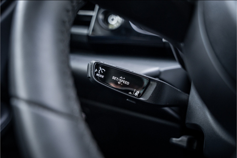 Porsche Macan 100 kWh ** Panodak ** 22inch ** BOSE ** Rijbereik 588km (WLTP) NL-auto ** NAP!!