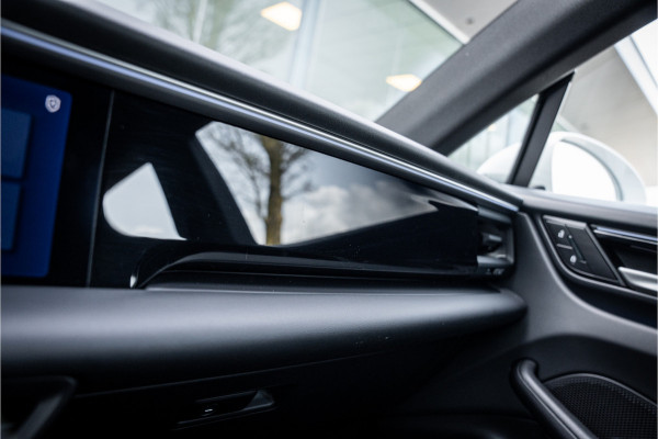 Porsche Macan 100 kWh ** Panodak ** 22inch ** BOSE ** Rijbereik 588km (WLTP) NL-auto ** NAP!!