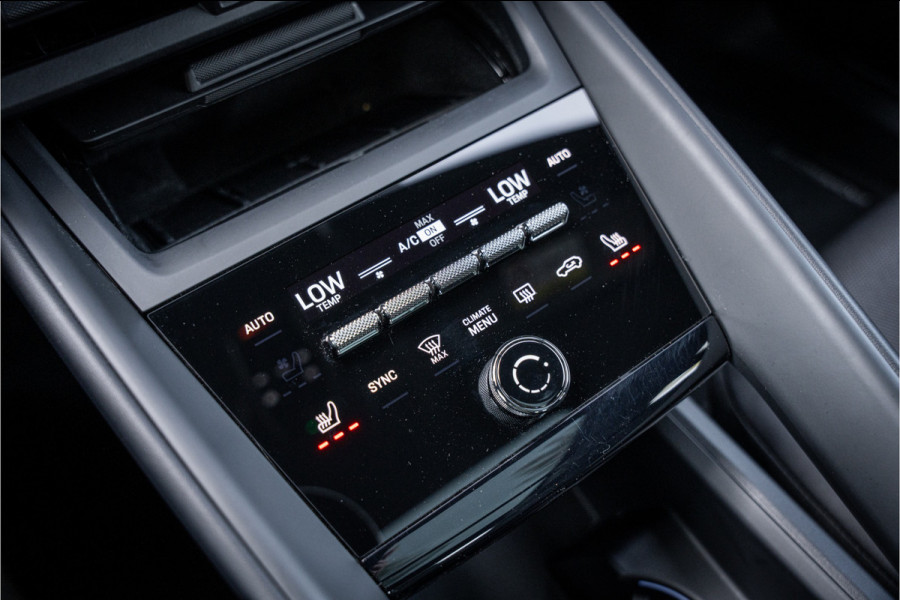 Porsche Macan 100 kWh ** Panodak ** 22inch ** BOSE ** Rijbereik 588km (WLTP) NL-auto ** NAP!!