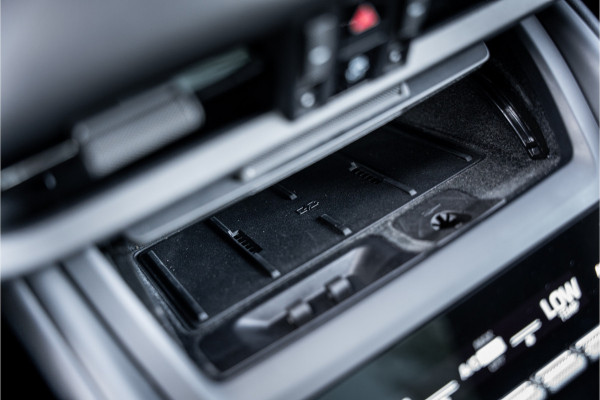 Porsche Macan 100 kWh ** Panodak ** 22inch ** BOSE ** Rijbereik 588km (WLTP) NL-auto ** NAP!!