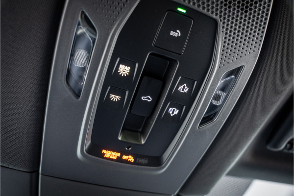 Porsche Macan 100 kWh ** Panodak ** 22inch ** BOSE ** Rijbereik 588km (WLTP) NL-auto ** NAP!!