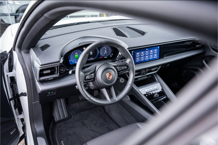 Porsche Macan 100 kWh ** Panodak ** 22inch ** BOSE ** Rijbereik 588km (WLTP) NL-auto ** NAP!!