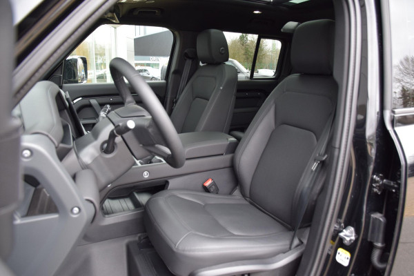Land Rover Defender 110 P300e 110 X-Dynamic SE