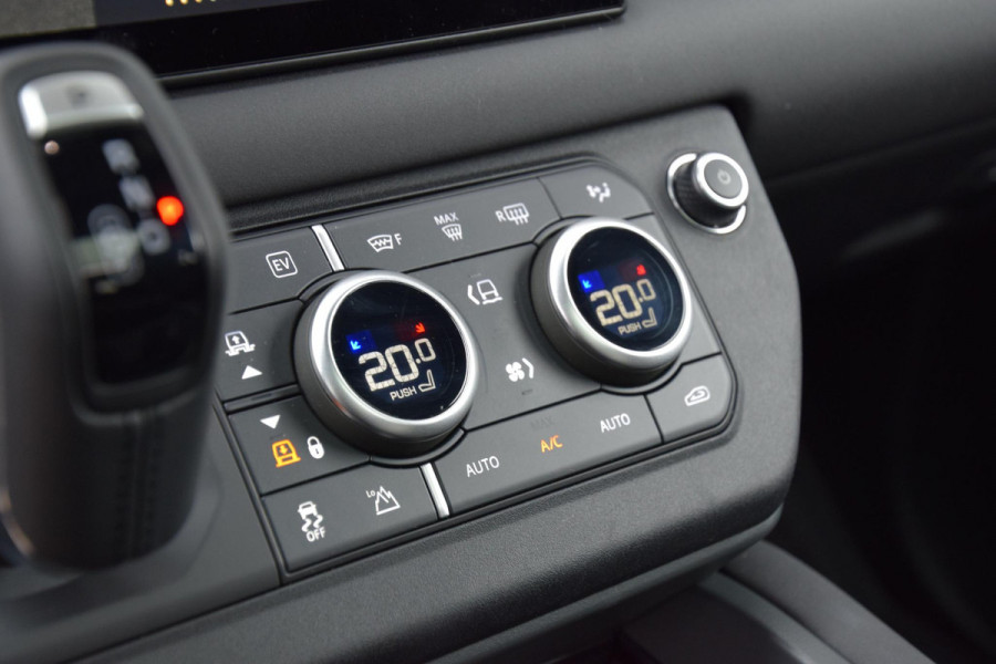 Land Rover Defender 110 P300e 110 X-Dynamic SE