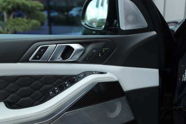 BMW X5 M Competition | 625PK | Head-up | Massage | Carbon | Bowers&Wilkins | Schaalstoelen | Keyless-go | Entertainment achterin | Sfee