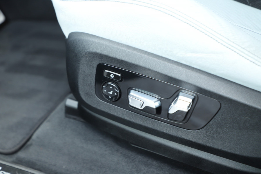 BMW X5 M Competition | 625PK | Head-up | Massage | Carbon | Bowers&Wilkins | Schaalstoelen | Keyless-go | Entertainment achterin | Sfee
