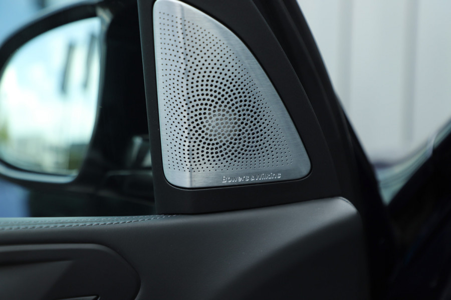BMW X5 M Competition | 625PK | Head-up | Massage | Carbon | Bowers&Wilkins | Schaalstoelen | Keyless-go | Entertainment achterin | Sfee
