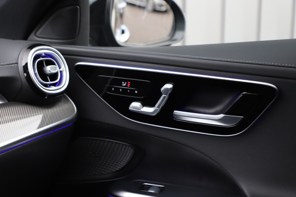 Mercedes-Benz C-Klasse 300e AMG | 313PK | Head-up | Keyless-go | Pano | Digital-light | Sfeerverlichting | Standkachel | Leder | 2022.