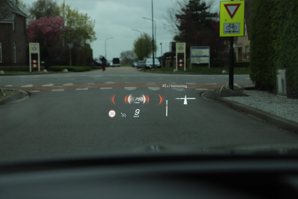 Mercedes-Benz C-Klasse 300e AMG | 313PK | Head-up | Keyless-go | Pano | Digital-light | Sfeerverlichting | Standkachel | Leder | 2022.