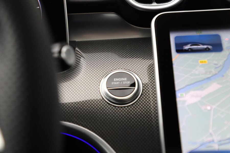 Mercedes-Benz C-Klasse 300e AMG | 313PK | Head-up | Keyless-go | Pano | Digital-light | Sfeerverlichting | Standkachel | Leder | 2022.