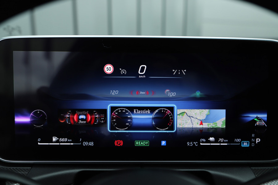 Mercedes-Benz C-Klasse 300e AMG | 313PK | Head-up | Keyless-go | Pano | Digital-light | Sfeerverlichting | Standkachel | Leder | 2022.